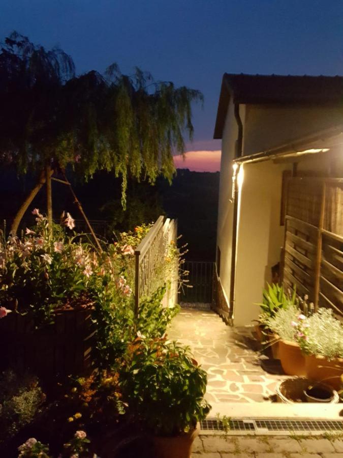 לינה וארוחת בוקר San Damiano al Colle La Terrazza Sui Vigneti-Rovescala מראה חיצוני תמונה