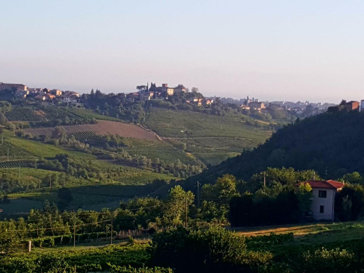 לינה וארוחת בוקר San Damiano al Colle La Terrazza Sui Vigneti-Rovescala מראה חיצוני תמונה